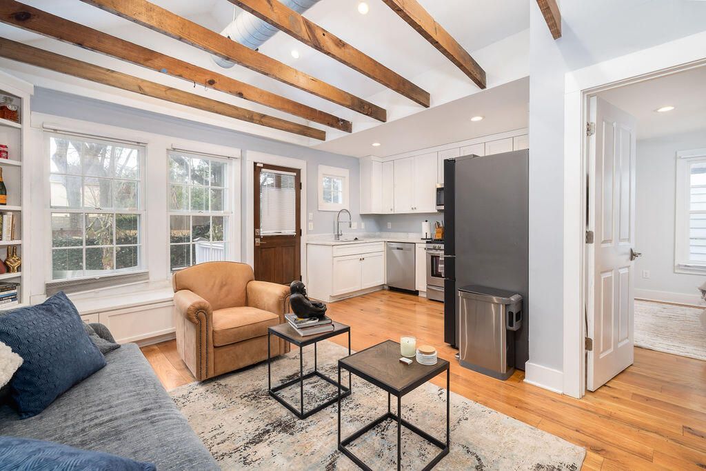 381 Sumter Street Photo 4