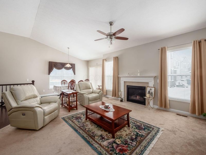 8674 Aconite Drive, Unit 460, Blacklick, OH 43004 Photo 12