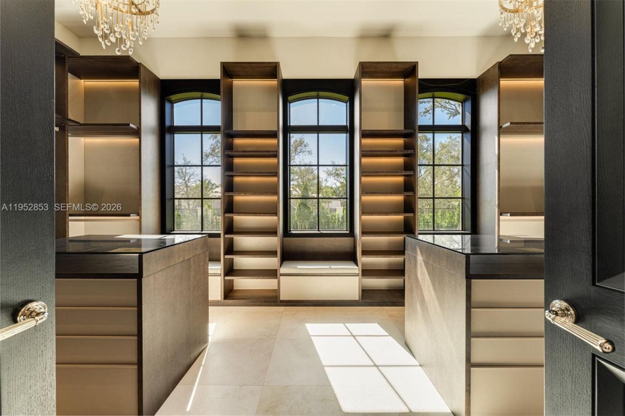 5901 SW 107th St, Pinecrest, FL 33156 Photo