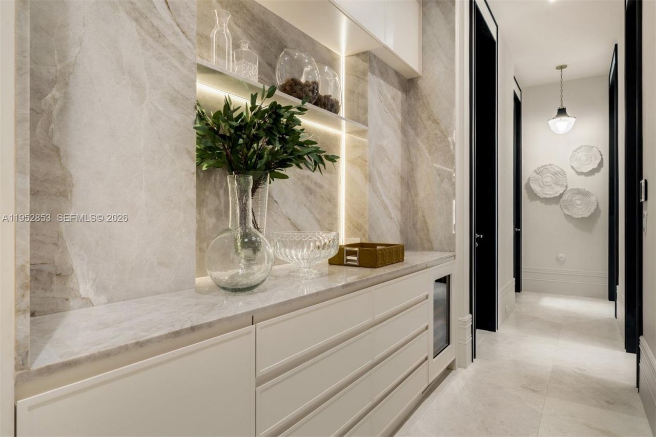 5901 SW 107th St, Pinecrest, FL 33156 Photo