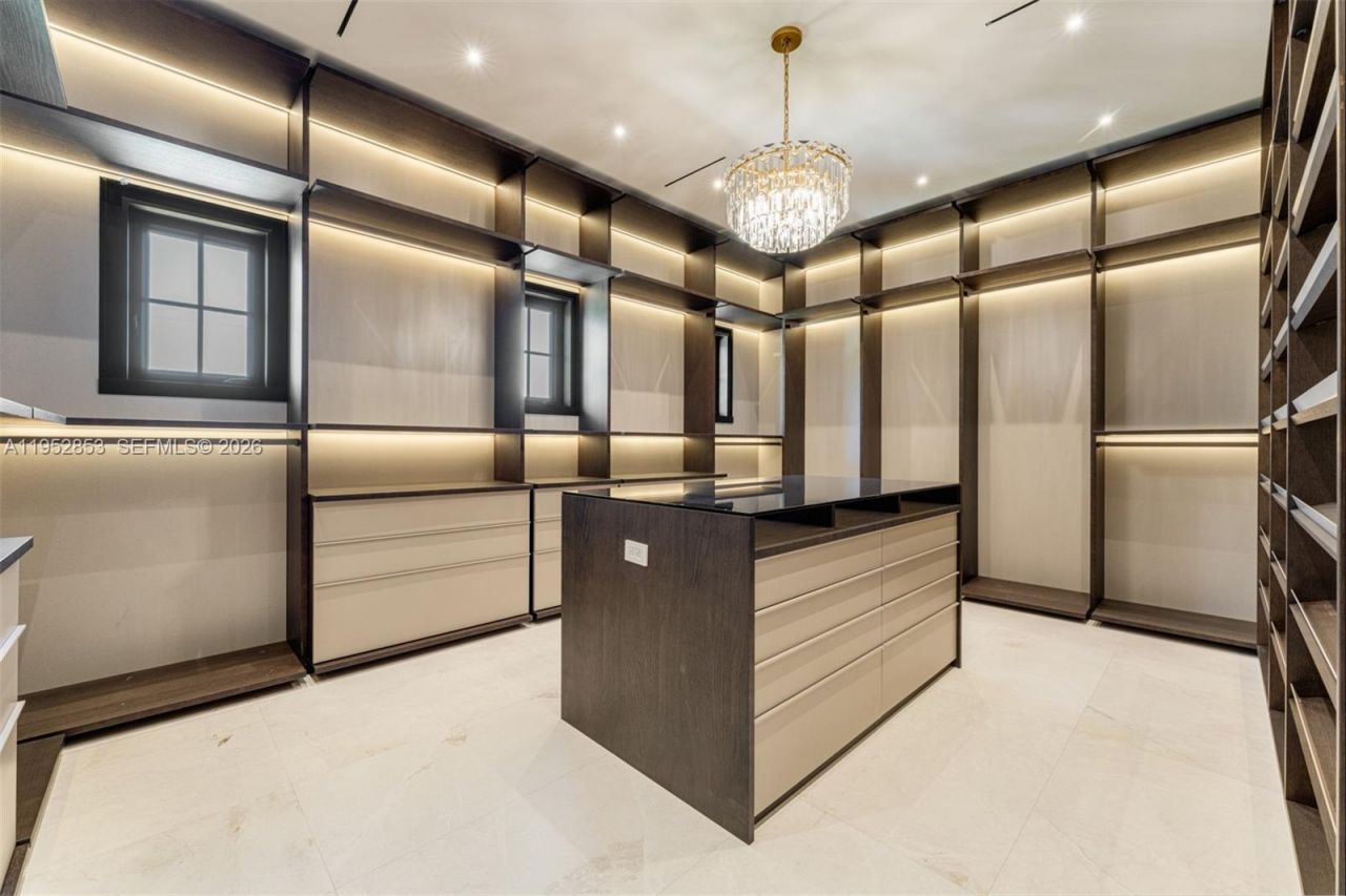 5901 SW 107th St, Pinecrest, FL 33156 Photo