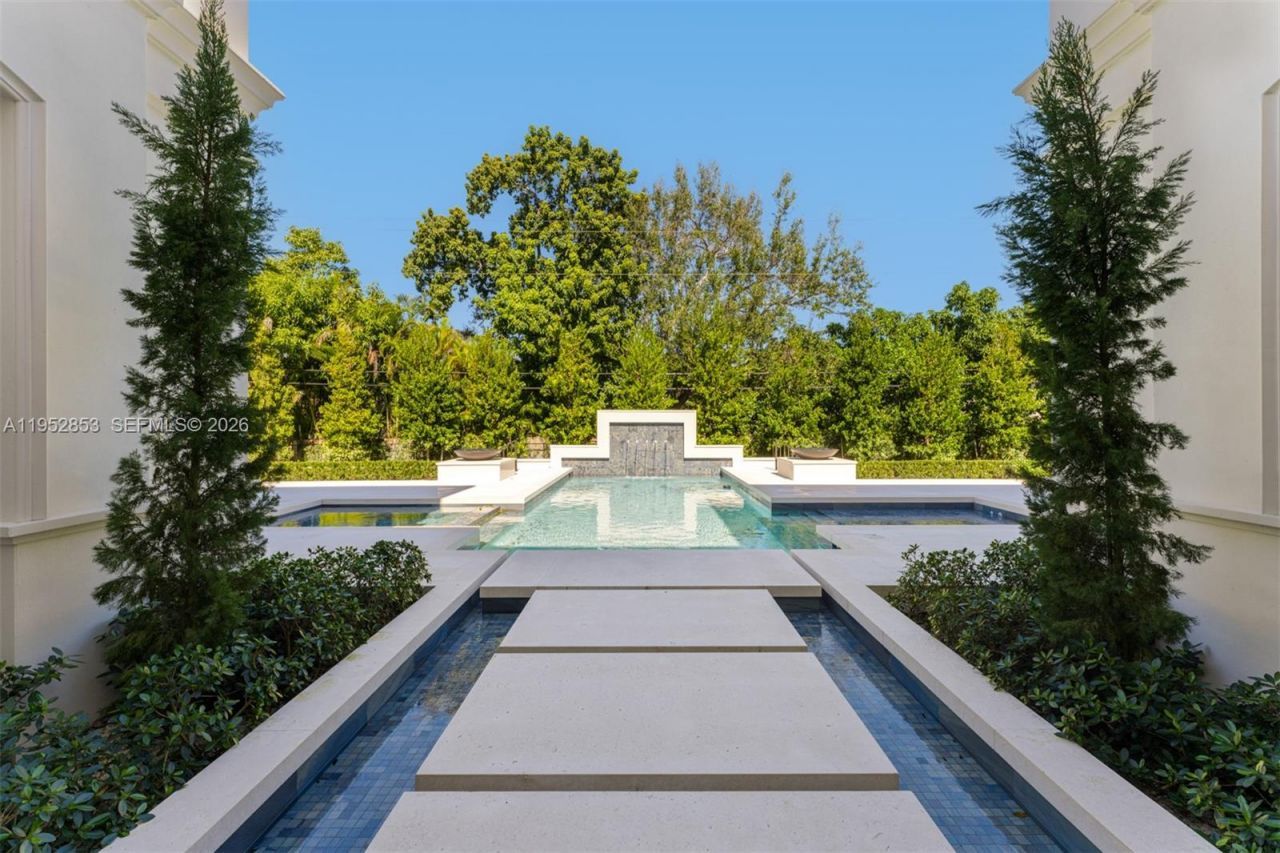 5901 SW 107th St, Pinecrest, FL 33156 Photo