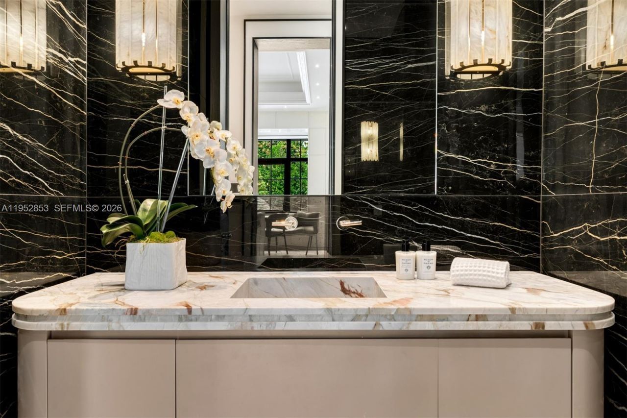 5901 SW 107th St, Pinecrest, FL 33156 Photo