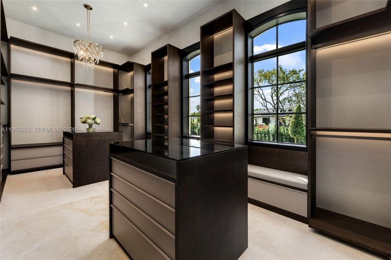 5901 SW 107th St, Pinecrest, FL 33156 Photo