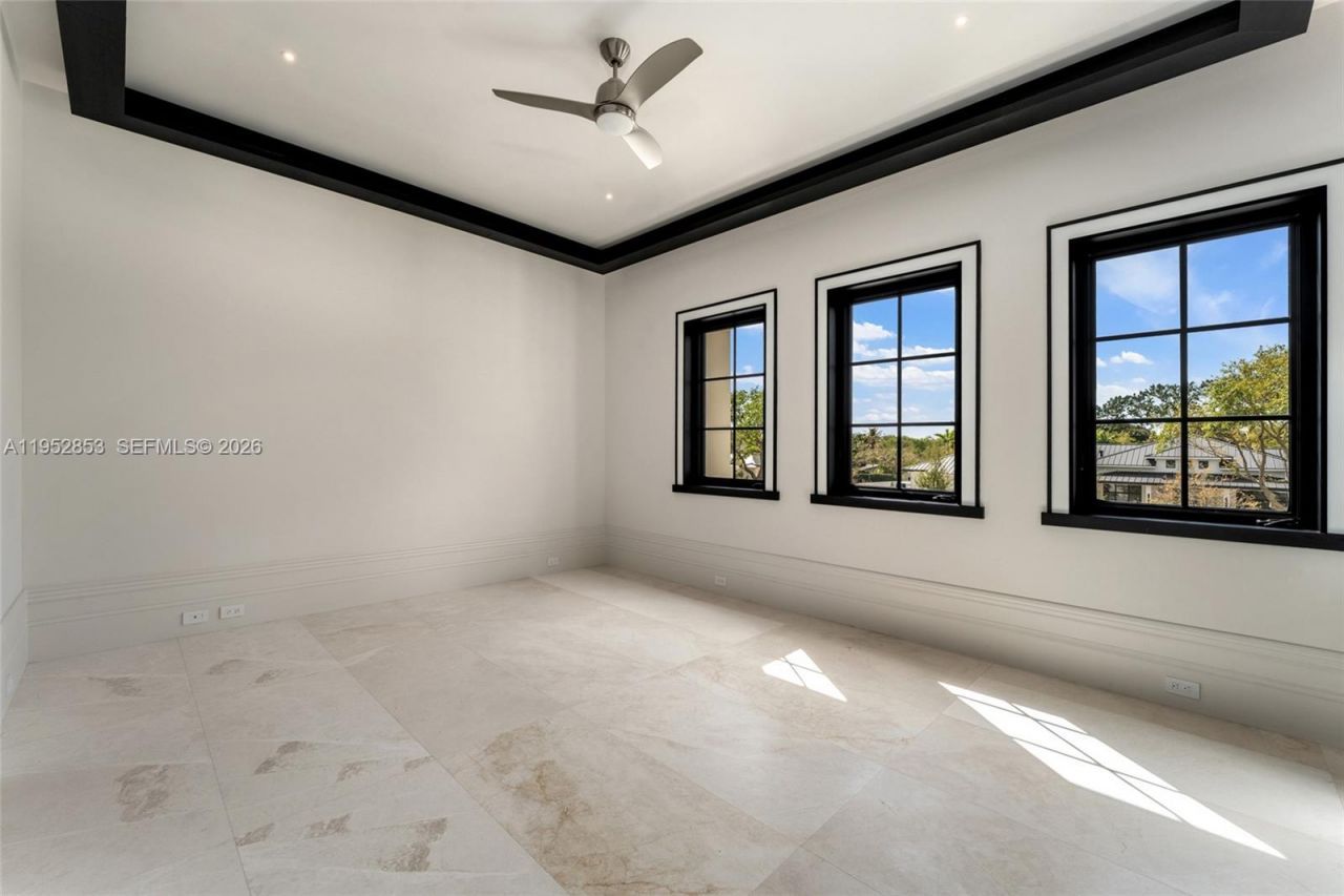 5901 SW 107th St, Pinecrest, FL 33156 Photo