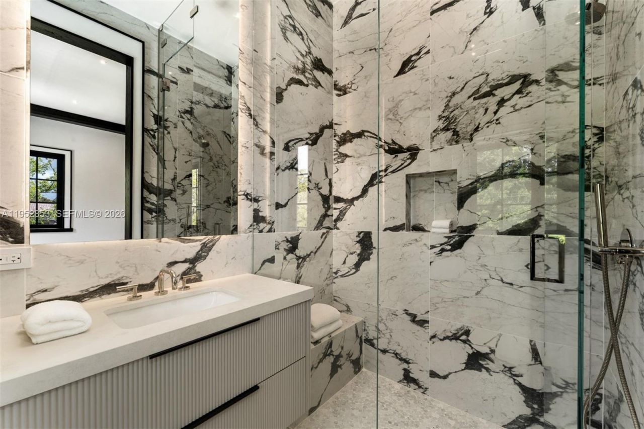 5901 SW 107th St, Pinecrest, FL 33156 Photo