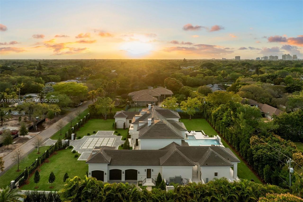 5901 SW 107th St, Pinecrest, FL 33156 Photo