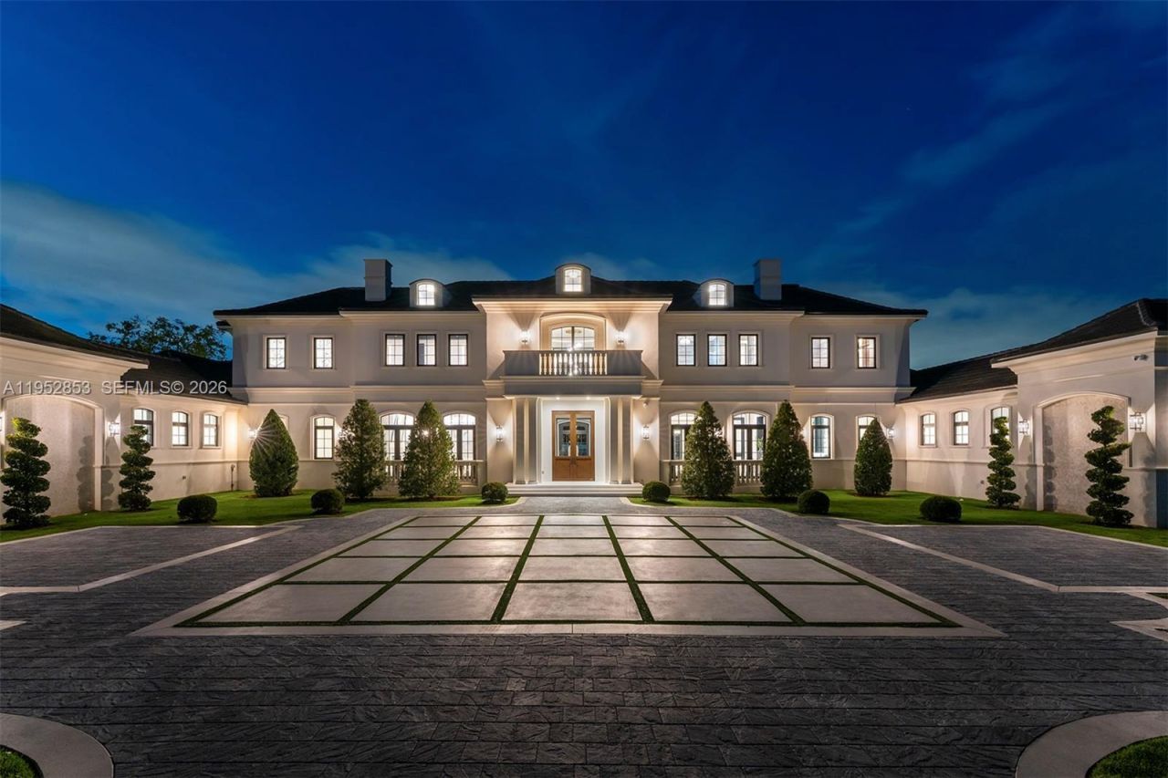 5901 SW 107th St, Pinecrest, FL 33156 Photo