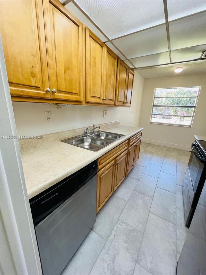 3001 NW 48th Ave, Unit 144, Lauderdale Lakes, FL 33313 Photo