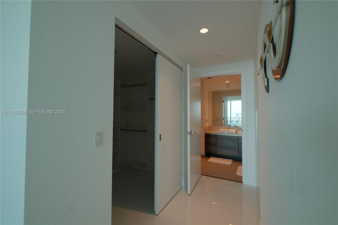 1080 Brickell Ave, Unit 3904, Miami, FL 33131 Photo