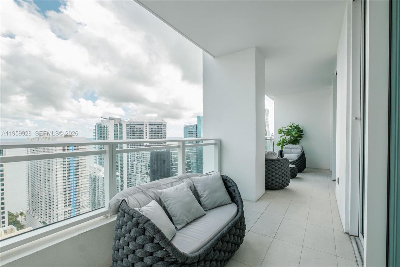 1080 Brickell Ave, Unit 3904, Miami, FL 33131 Photo