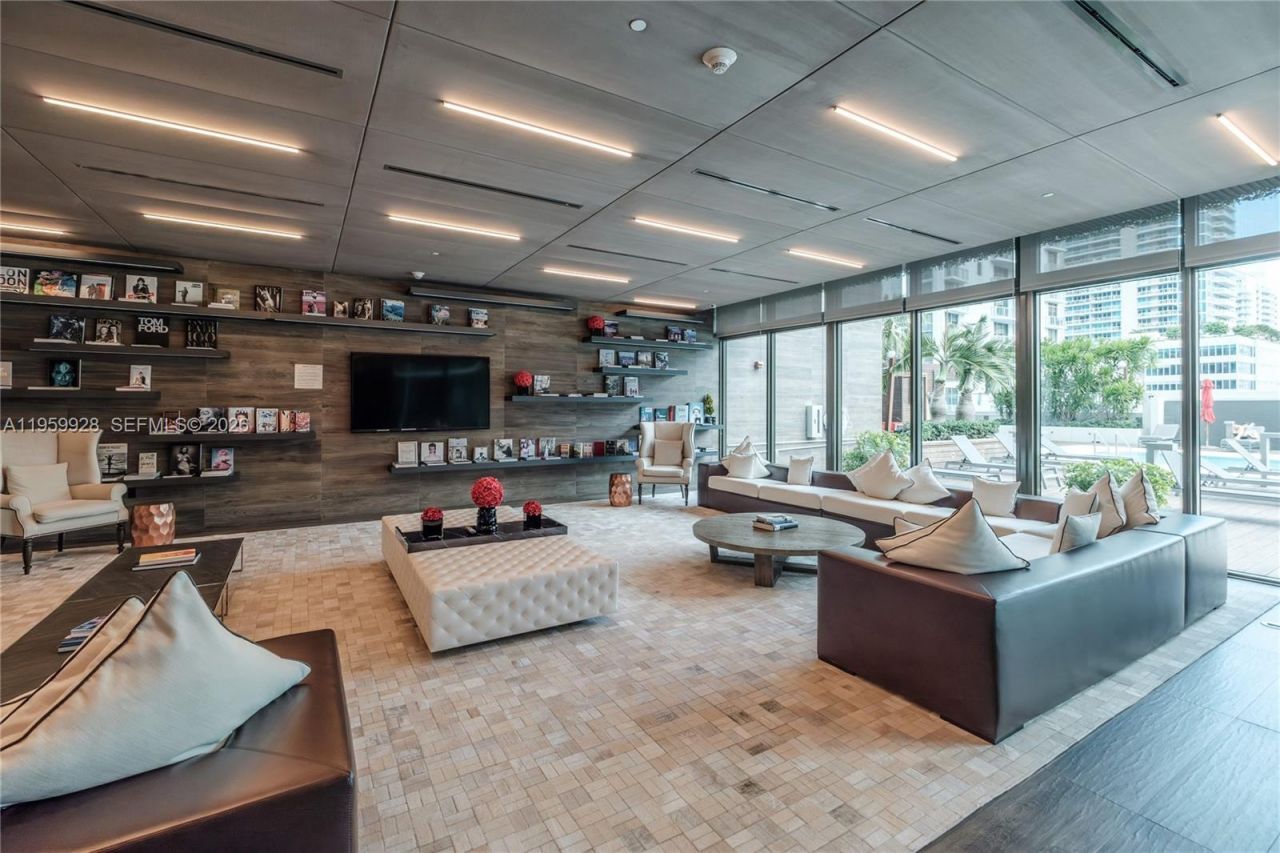 1080 Brickell Ave, Unit 3904, Miami, FL 33131 Photo