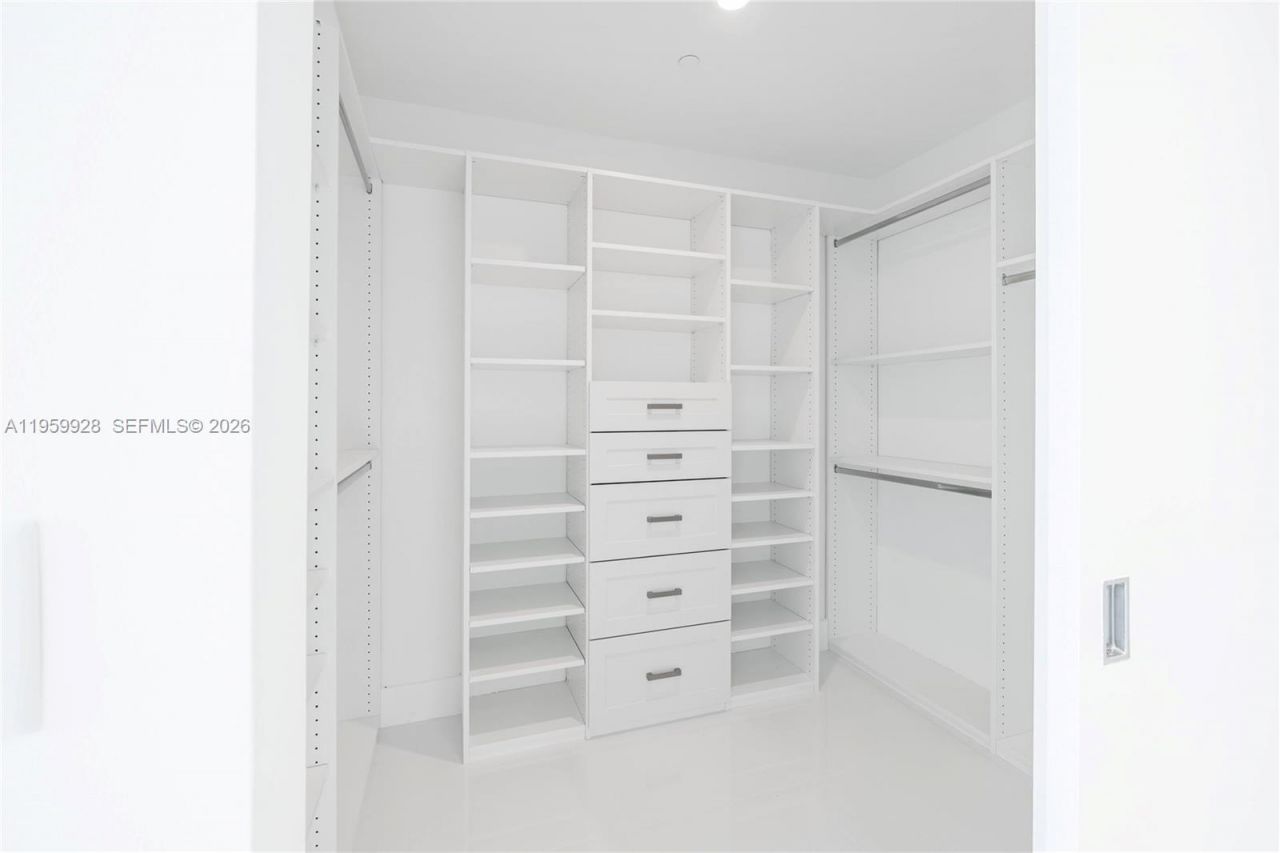 1080 Brickell Ave, Unit 3904, Miami, FL 33131 Photo