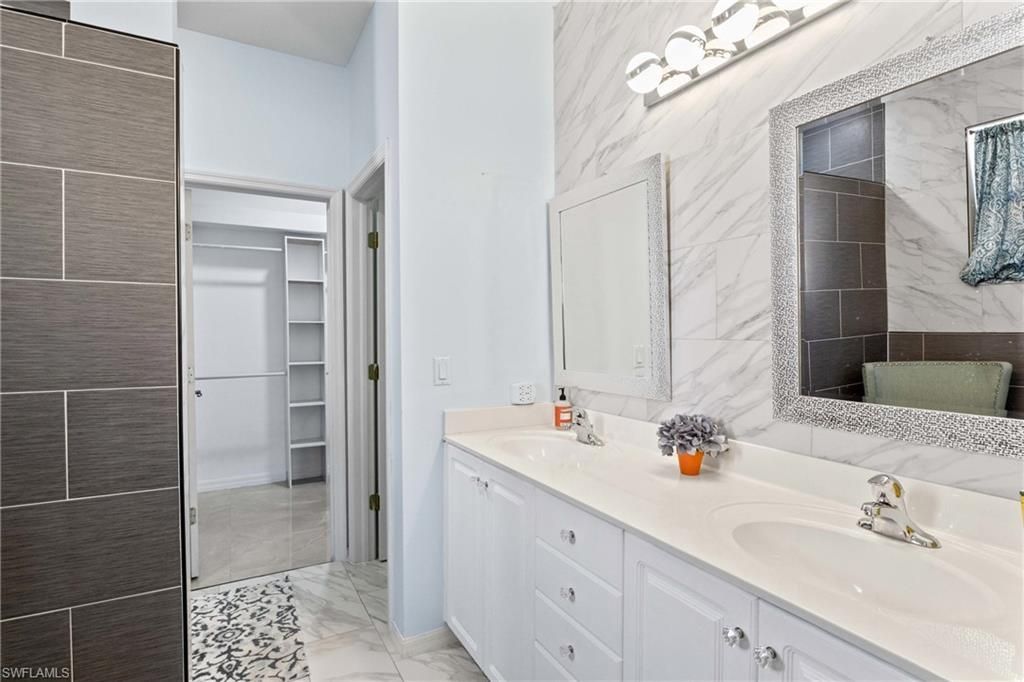 9346 Palm Island Cir, North Fort Myers, FL 33903 Photo