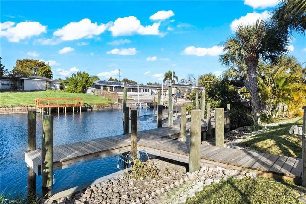 9346 Palm Island Cir, North Fort Myers, FL 33903 Photo