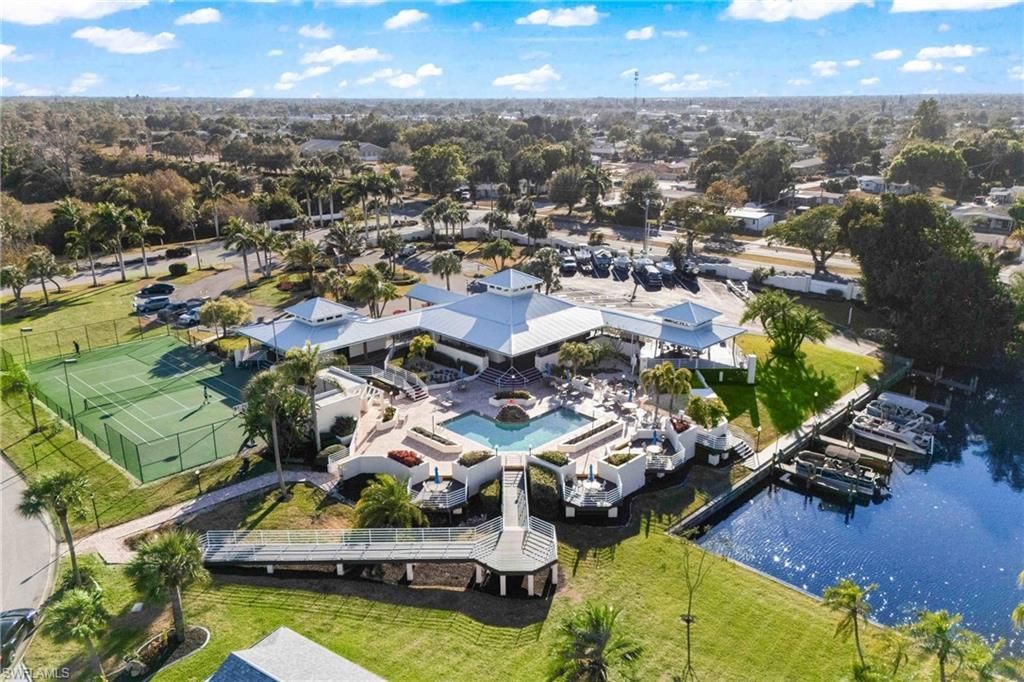 9346 Palm Island Cir, North Fort Myers, FL 33903 Photo