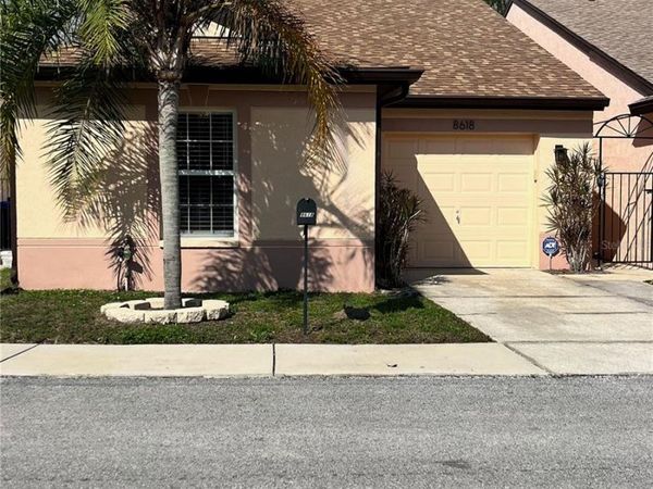 8618 VILLA LARGO DRIVE, TAMPA, FL 33614