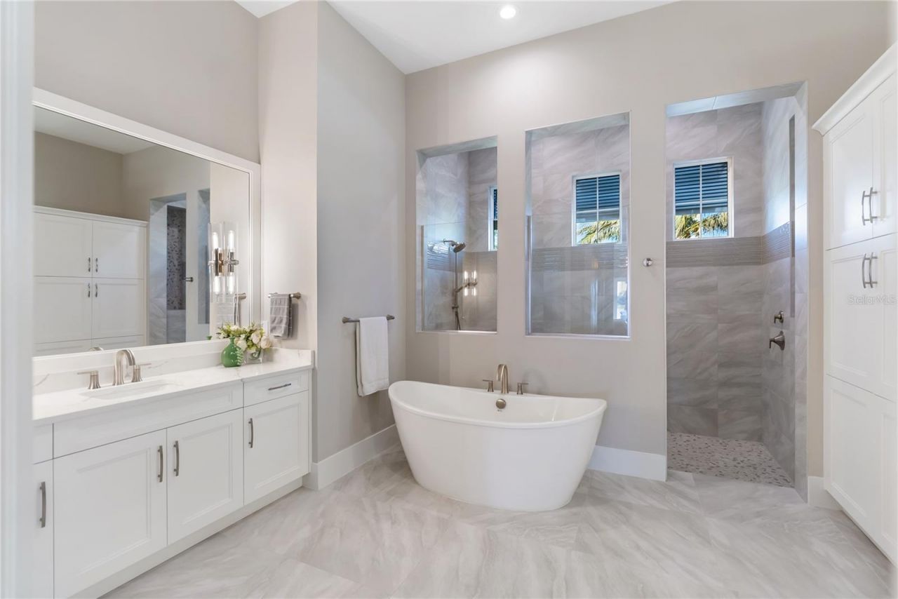 17014 Clearlake Avenue, Lakewood Ranch, FL 34202 Photo