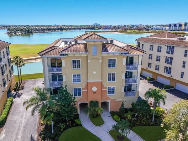 6422 WATERCREST WAY, Unit 302, LAKEWOOD RANCH, FL 34202