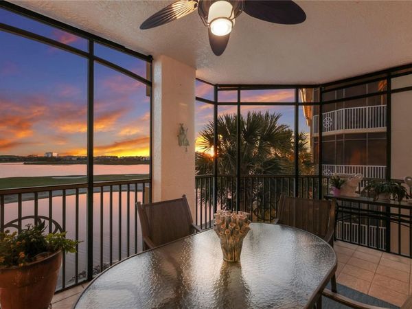 6422 WATERCREST WAY, Unit 302, LAKEWOOD RANCH, FL 34202