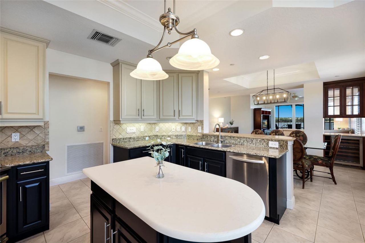 6422 Watercrest Way, Unit 302, Lakewood Ranch, FL 34202 Photo