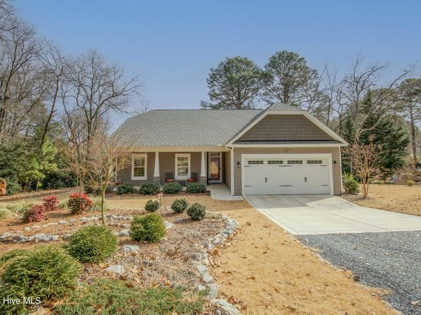 161 Devonshire Avenue W, West End, NC 27376