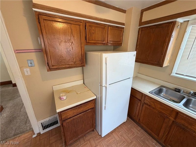 783 Leonard Street, Akron, OH 44307 Photo 13