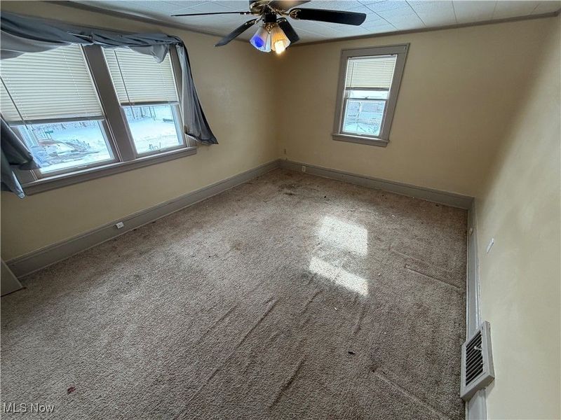 783 Leonard Street, Akron, OH 44307 Photo 15