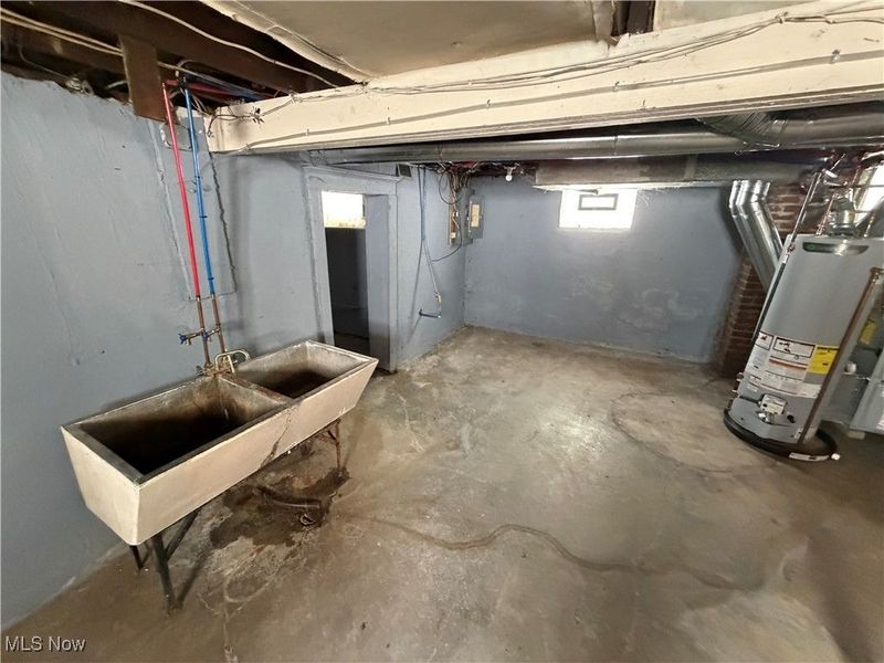 783 Leonard Street, Akron, OH 44307 Photo 31