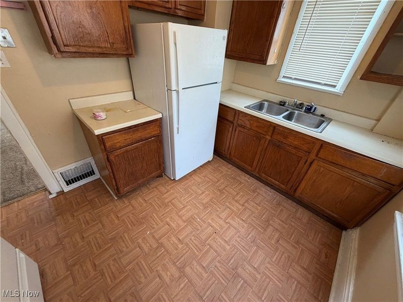 783 Leonard Street, Akron, OH 44307 Photo 7