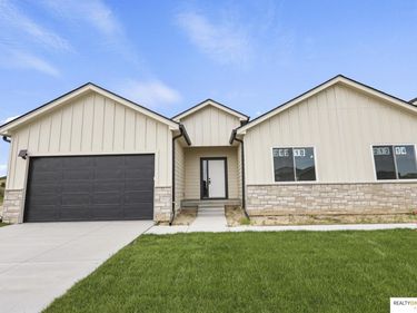 21218 Camden Avenue, Elkhorn, NE 68022