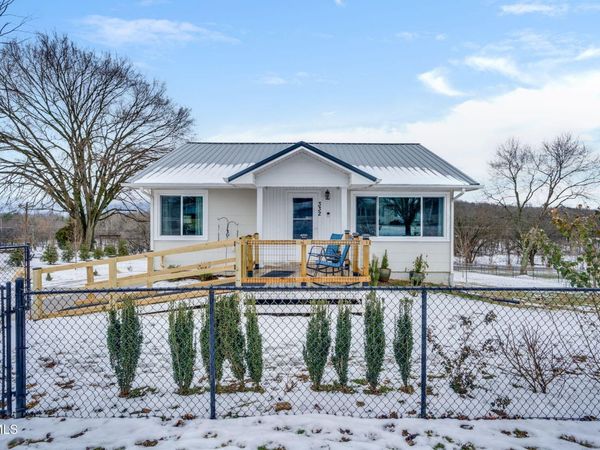 332 Bay Street, Mount Carmel, TN 37645