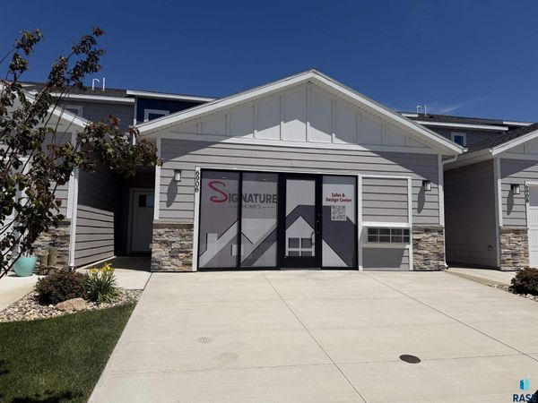 6906 E Brooks Edge Pl, Sioux Falls, SD 57110