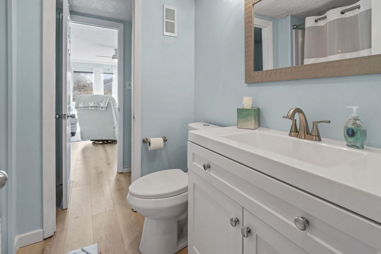 210 75th Ave. N Photo 12