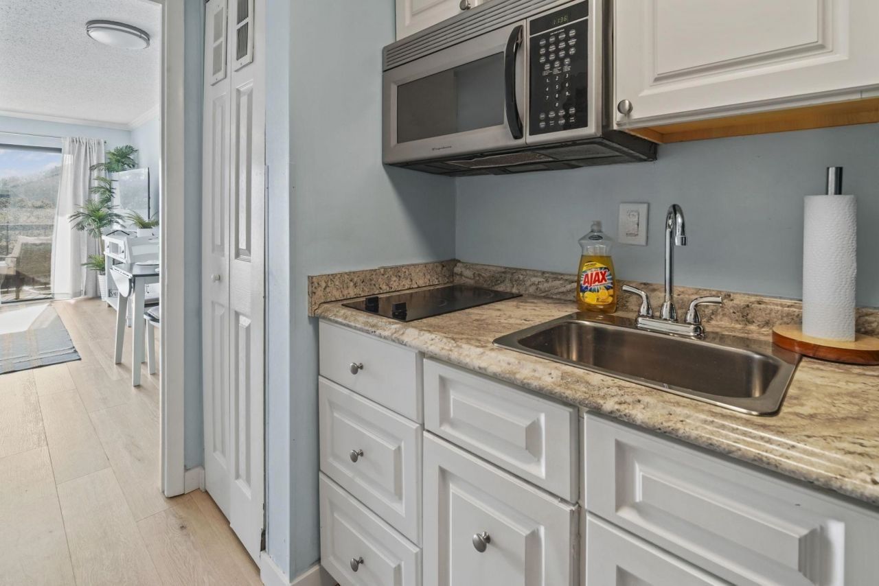 210 75th Ave. N Photo 17