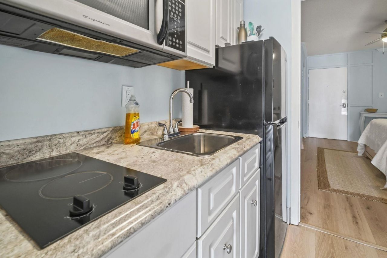 210 75th Ave. N Photo 18