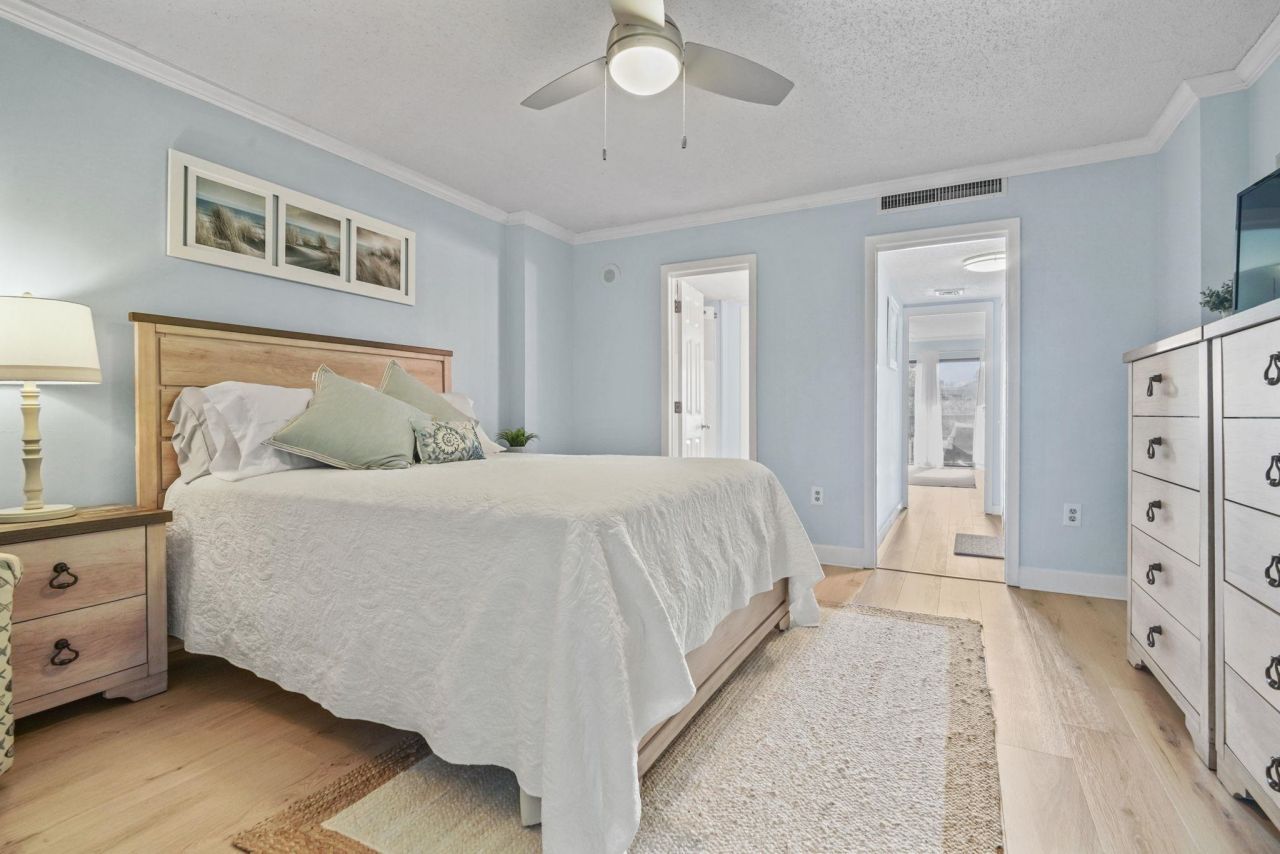 210 75th Ave. N Photo 9