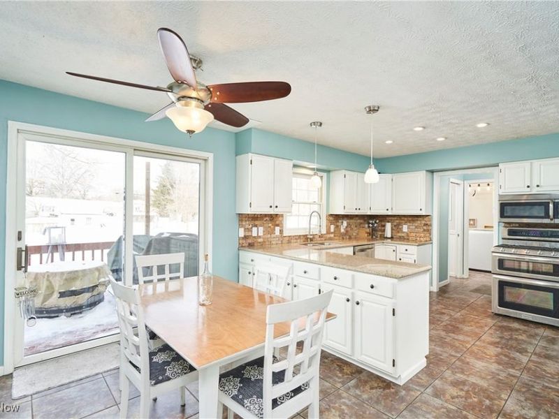 5819 Linder Circle NE, Canton, OH 44721 Photo 2