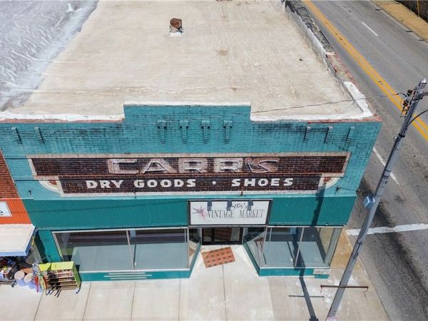108 Public Square, Berryville, AR 72616
