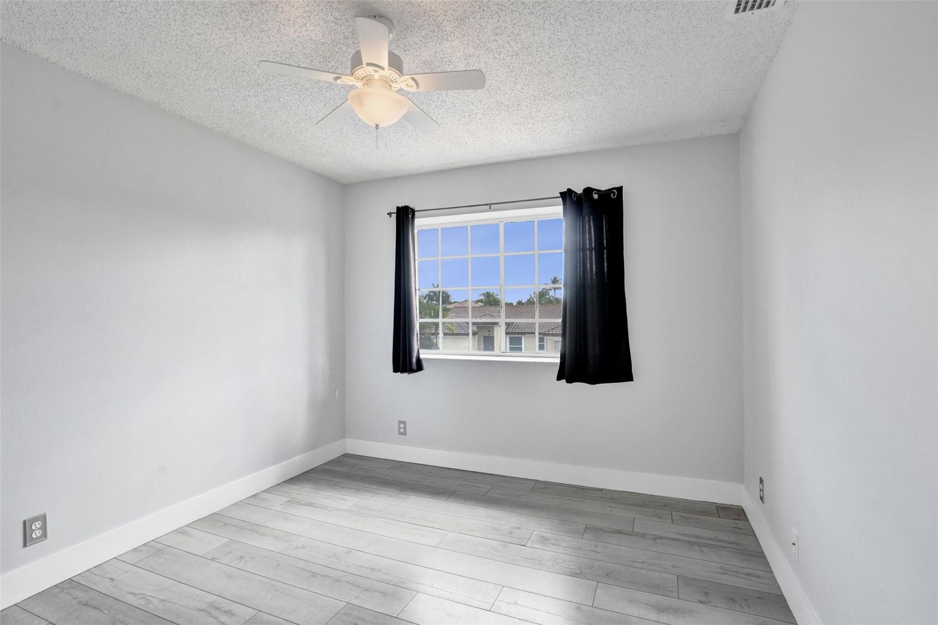 19321 NW 10th Street, Pembroke Pines, FL 33029 Photo