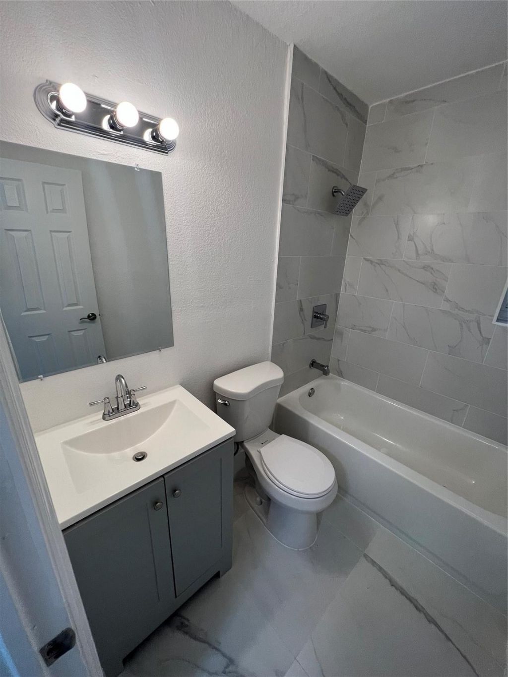 919 NW 102nd Street, Unit B, Miami, FL 33150 Photo