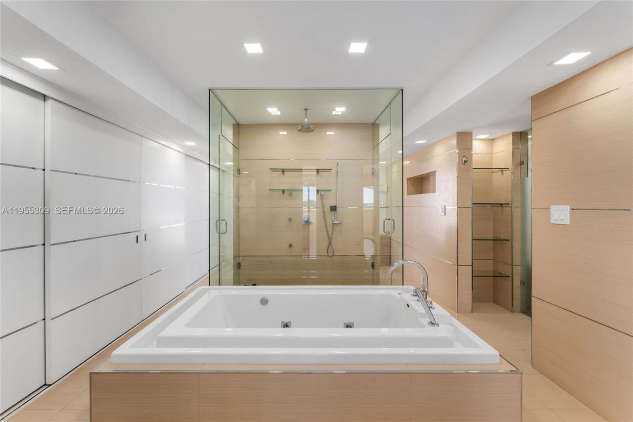 2443 Fisher Island Dr , Unit 5403, Miami, FL 33109 Photo