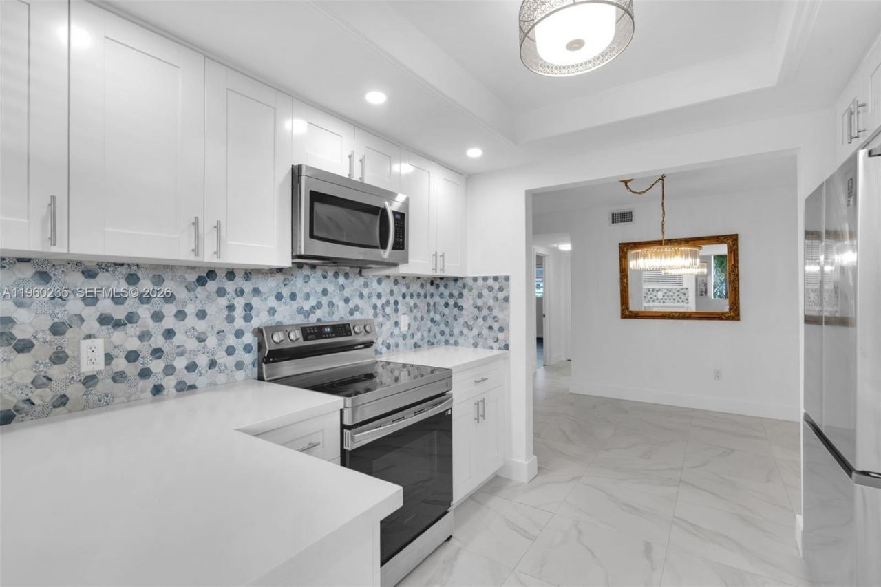 11960 NE 19th Dr, Unit 15, North Miami, FL 33181 Photo