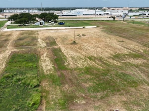 3360 N I-35 Highway, Gainesville, TX 76240