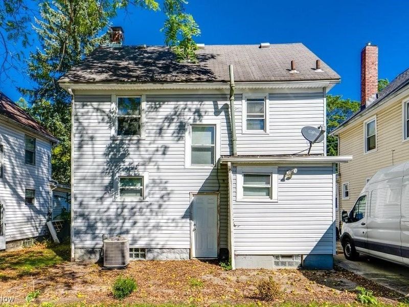 920 Bloomfield Avenue, Akron, OH 44302 Photo 2