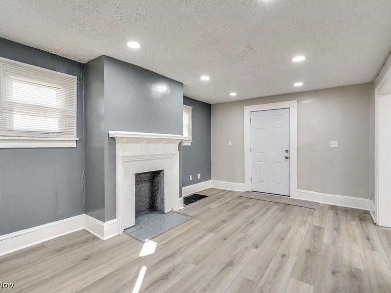 920 Bloomfield Avenue, Akron, OH 44302 Photo 4