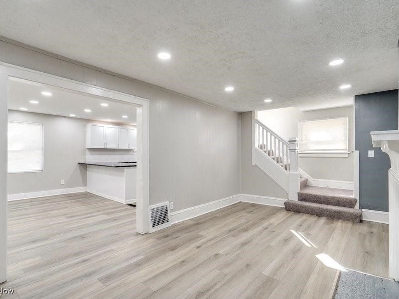 920 Bloomfield Avenue, Akron, OH 44302 Photo 6