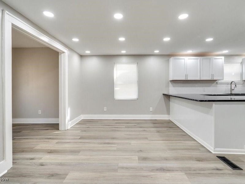 920 Bloomfield Avenue, Akron, OH 44302 Photo 9