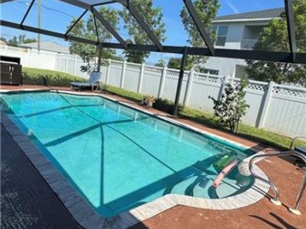 913/915 Mohawk PKWY, CAPE CORAL, FL 33914