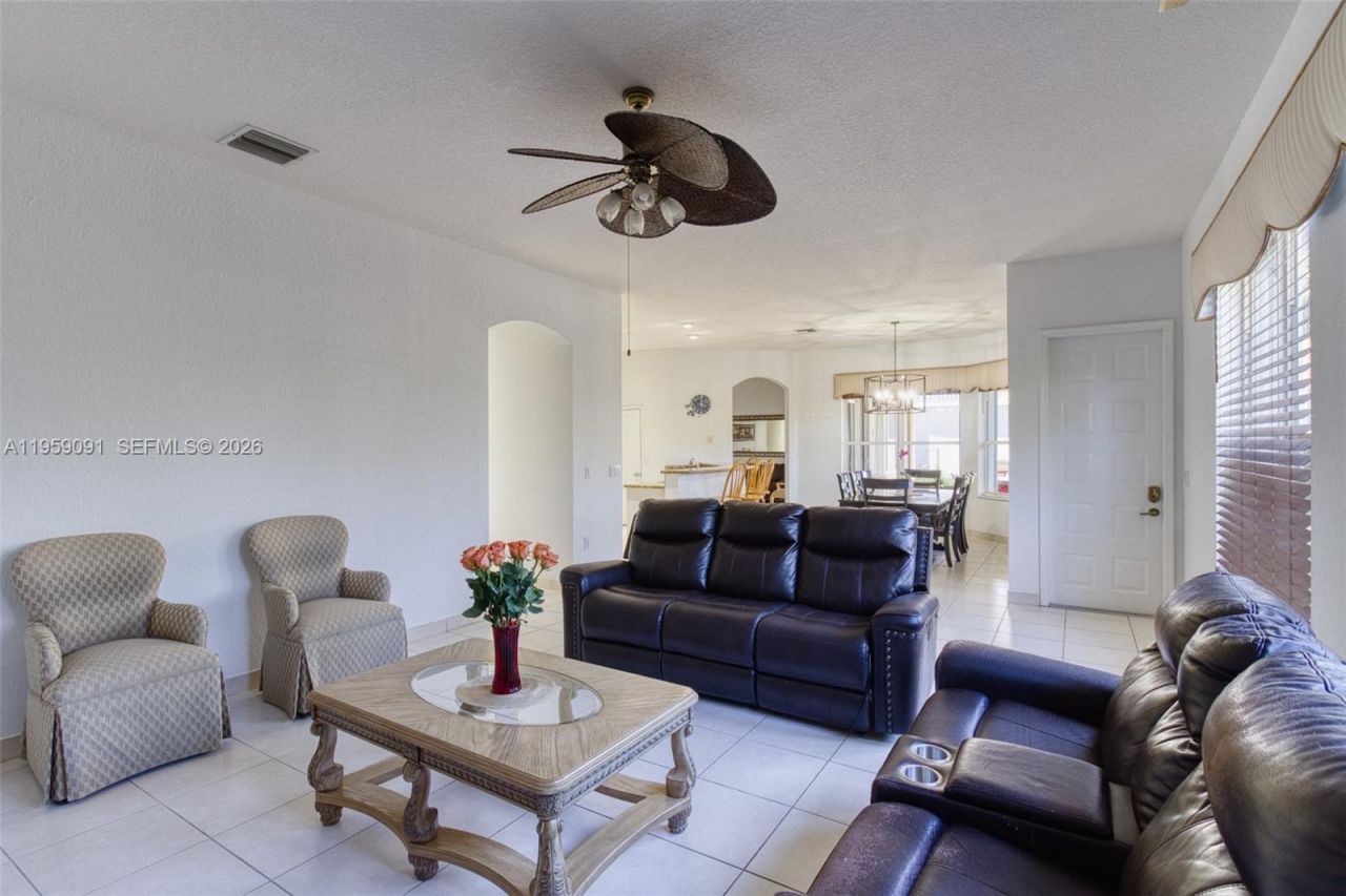 15959 SW 6th St, Pembroke Pines, FL 33027 Photo